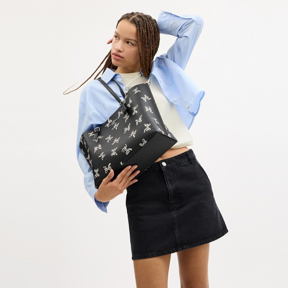 Coach Mollie Tote Bag With Bow Print NWT - Picture 4 of 5